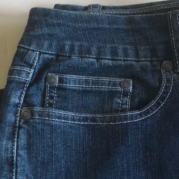 Smooth Platinum Siegel Short - Picture 3 of 4